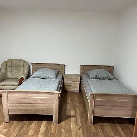Messe Und Monteurzimmer Sehnde Exteriör bild
