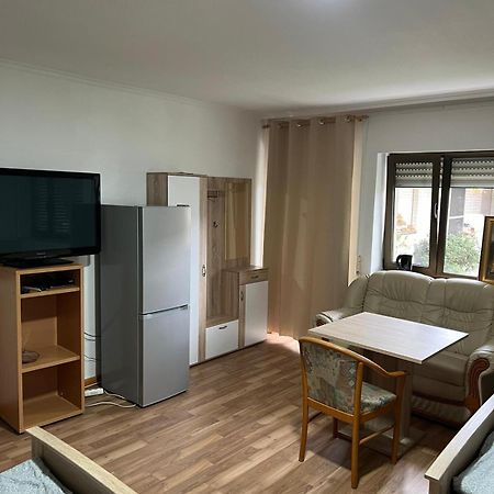 Messe Und Monteurzimmer Sehnde Exteriör bild