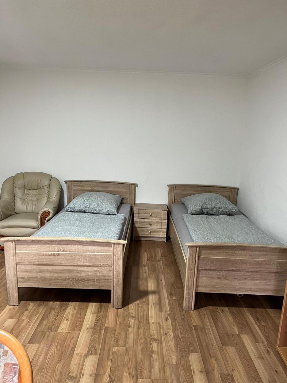 Messe Und Monteurzimmer Sehnde Exteriör bild