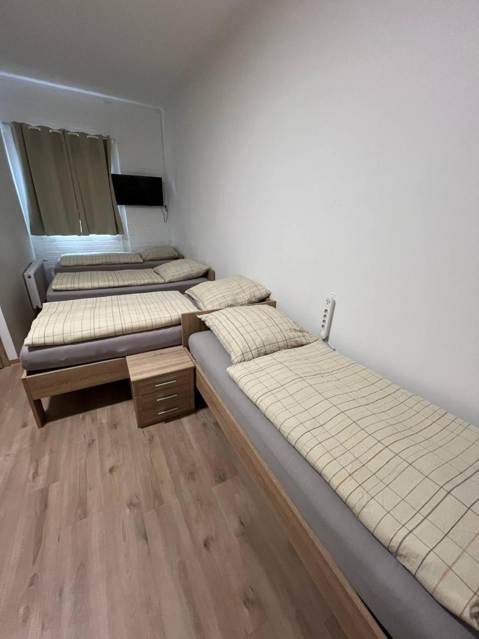Messe Und Monteurzimmer Sehnde Exteriör bild