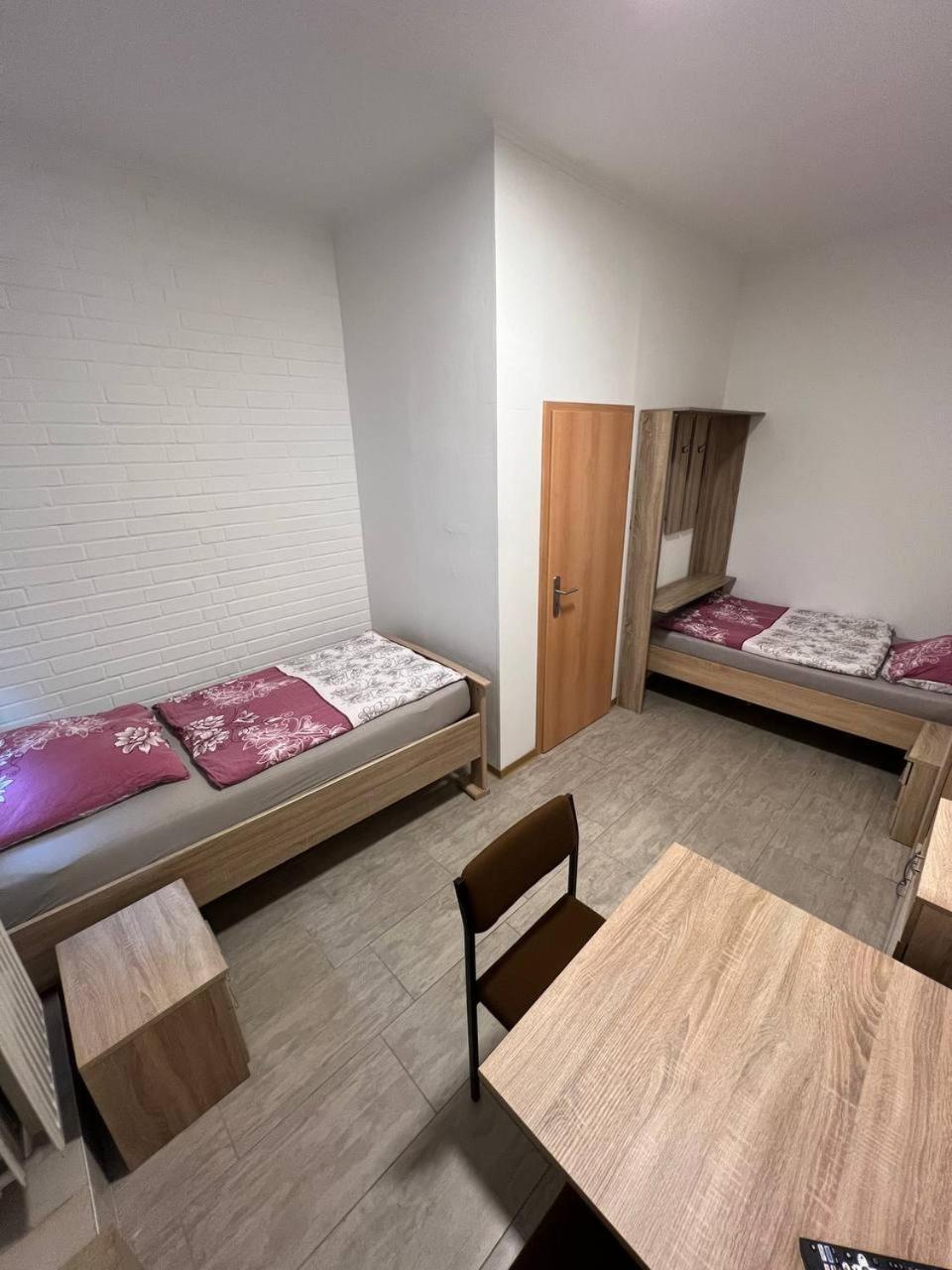 Messe Und Monteurzimmer Sehnde Exteriör bild