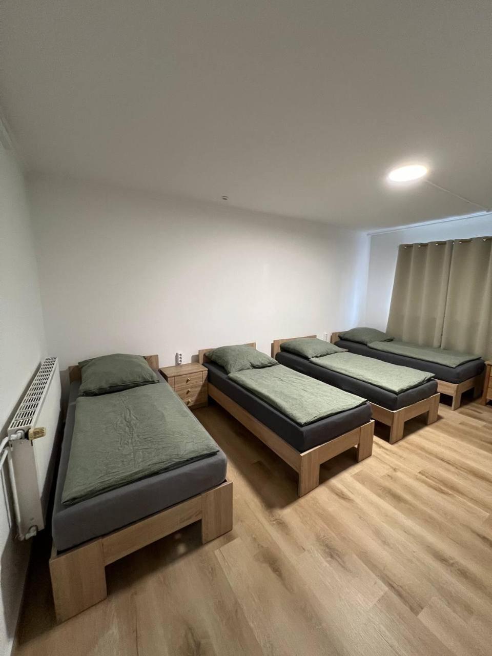 Messe Und Monteurzimmer Sehnde Exteriör bild