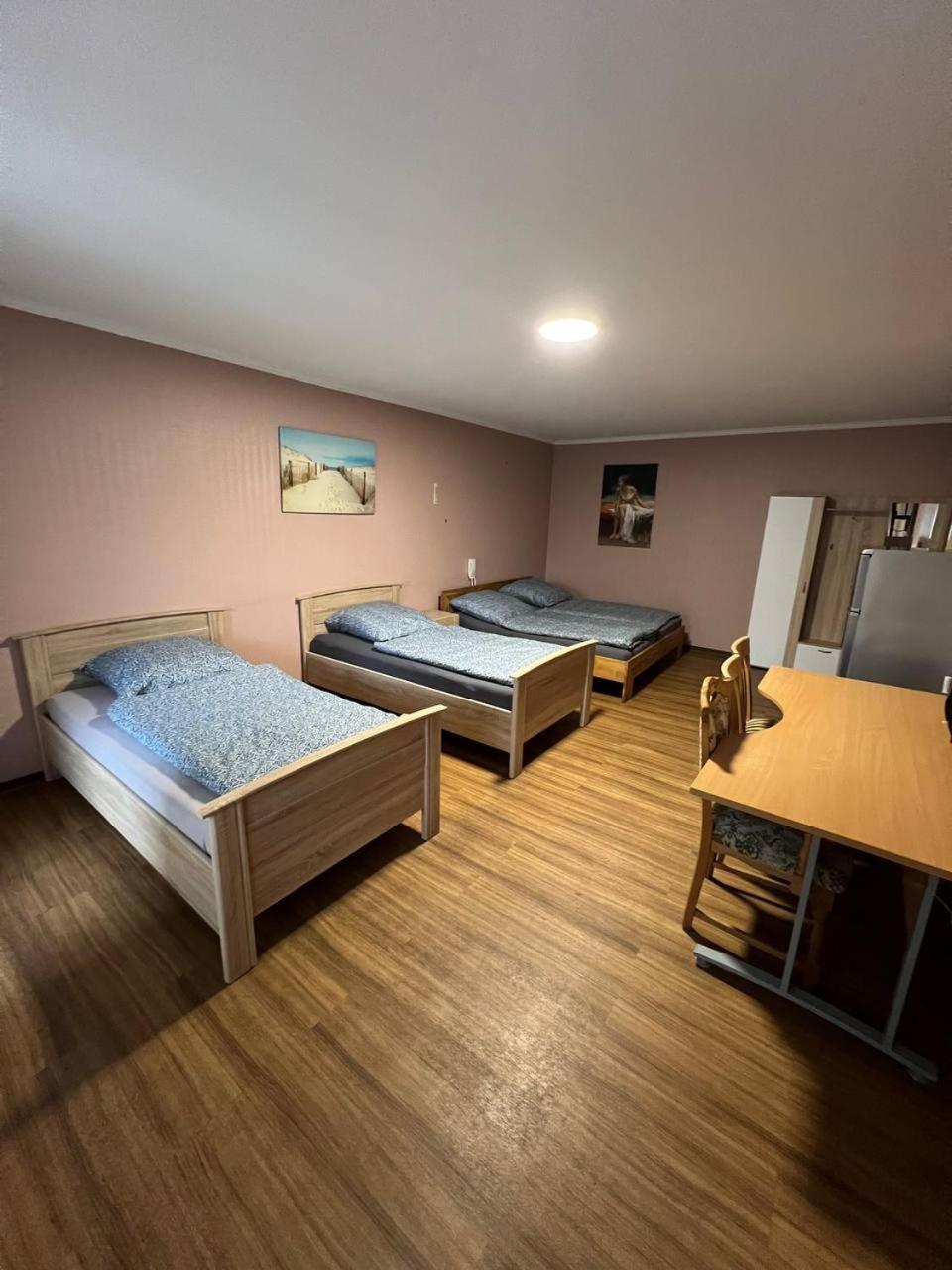 Messe Und Monteurzimmer Sehnde Exteriör bild