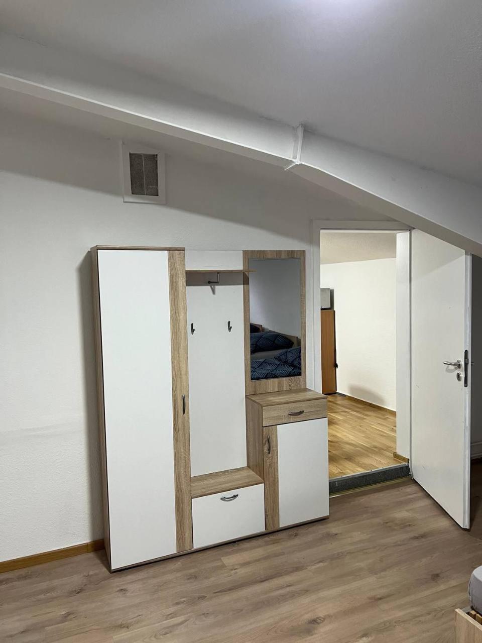 Messe Und Monteurzimmer Sehnde Exteriör bild