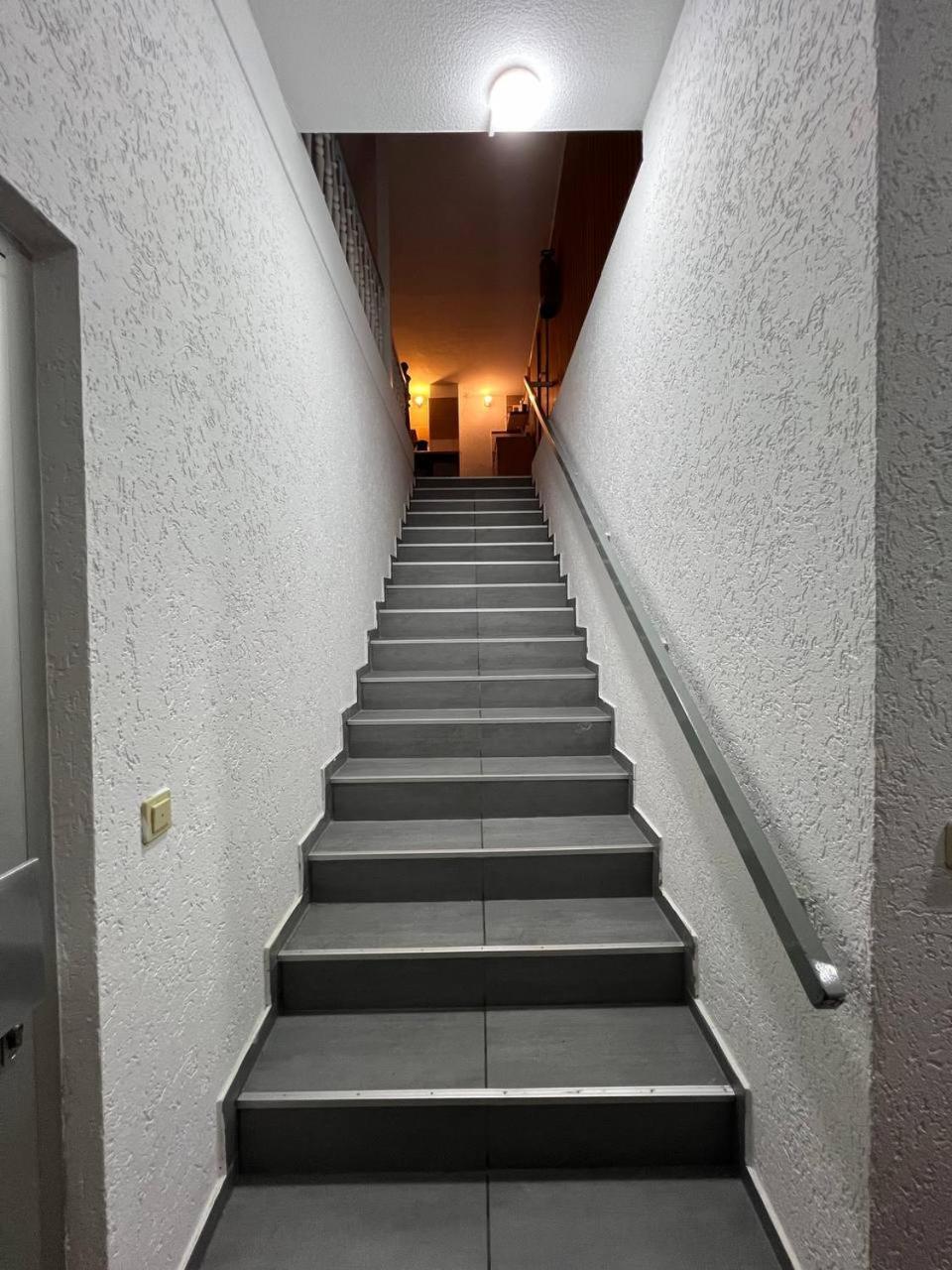 Messe Und Monteurzimmer Sehnde Exteriör bild