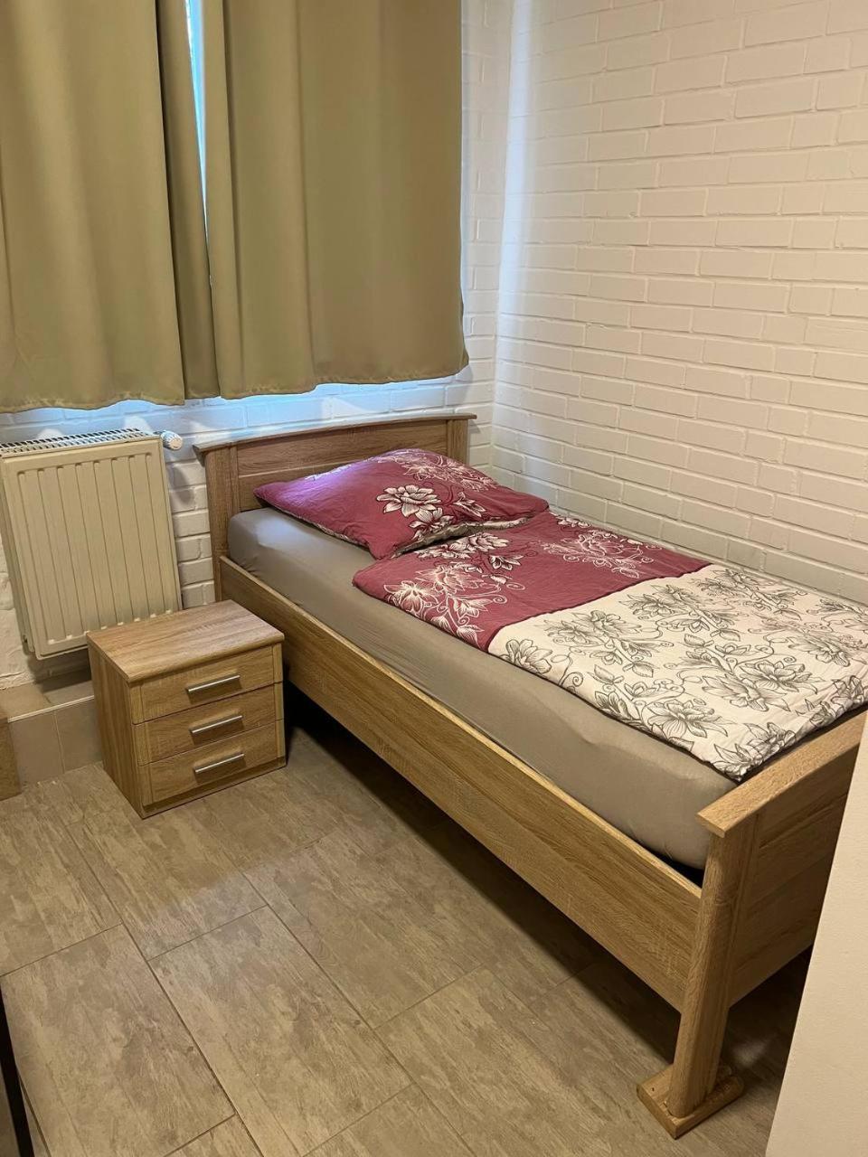 Messe Und Monteurzimmer Sehnde Exteriör bild