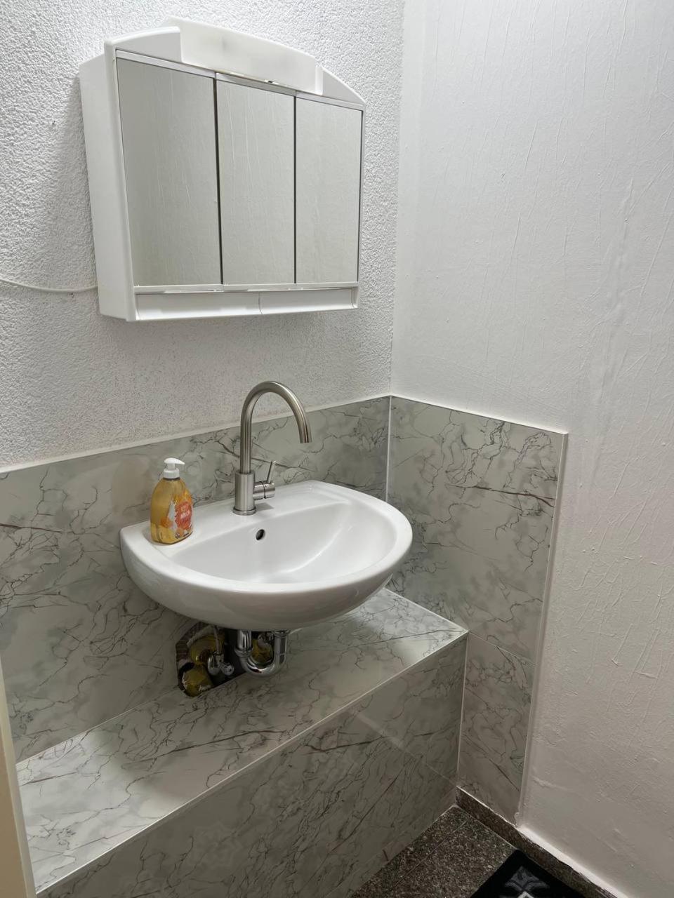 Messe Und Monteurzimmer Sehnde Exteriör bild