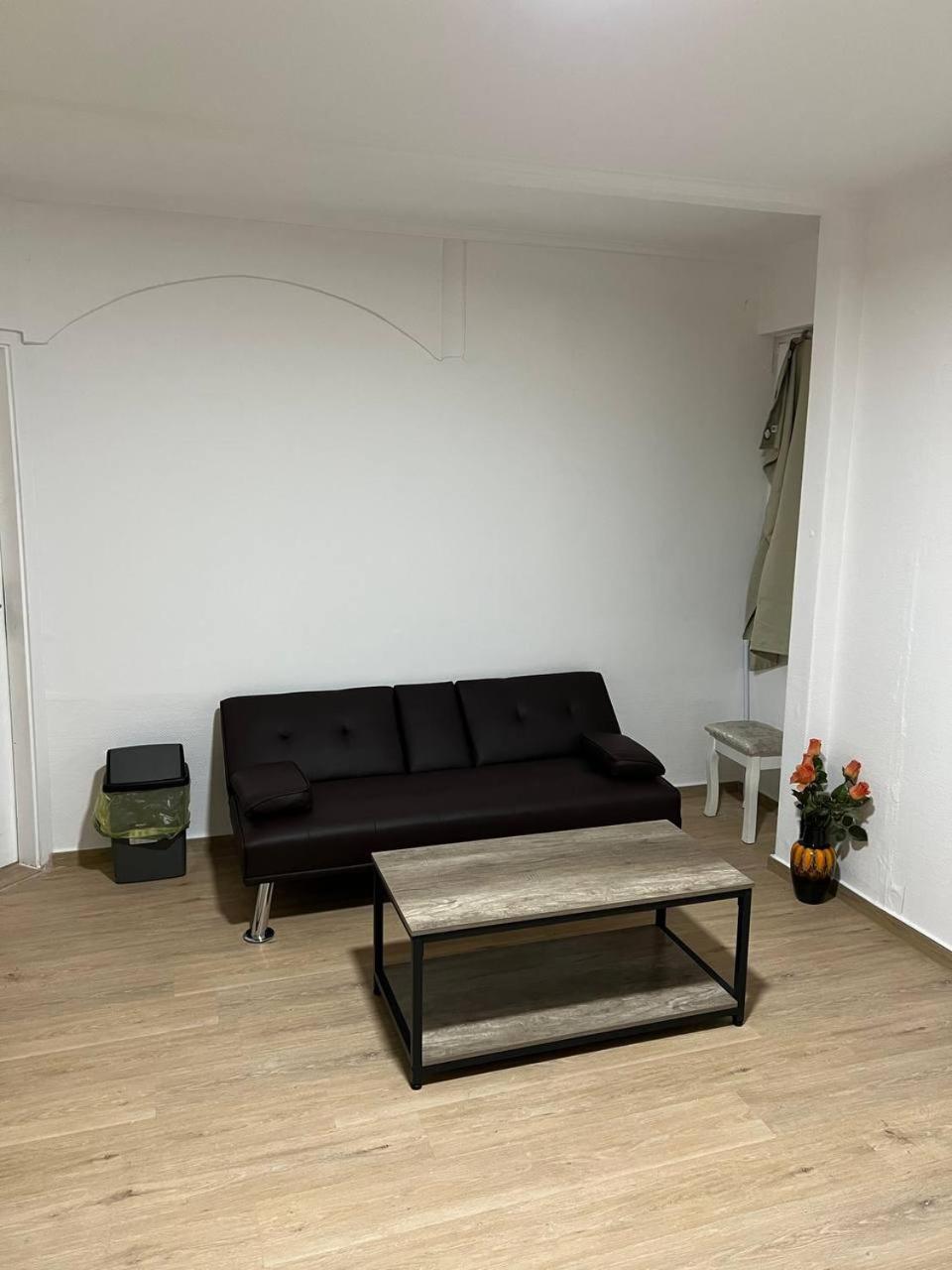 Messe Und Monteurzimmer Sehnde Exteriör bild