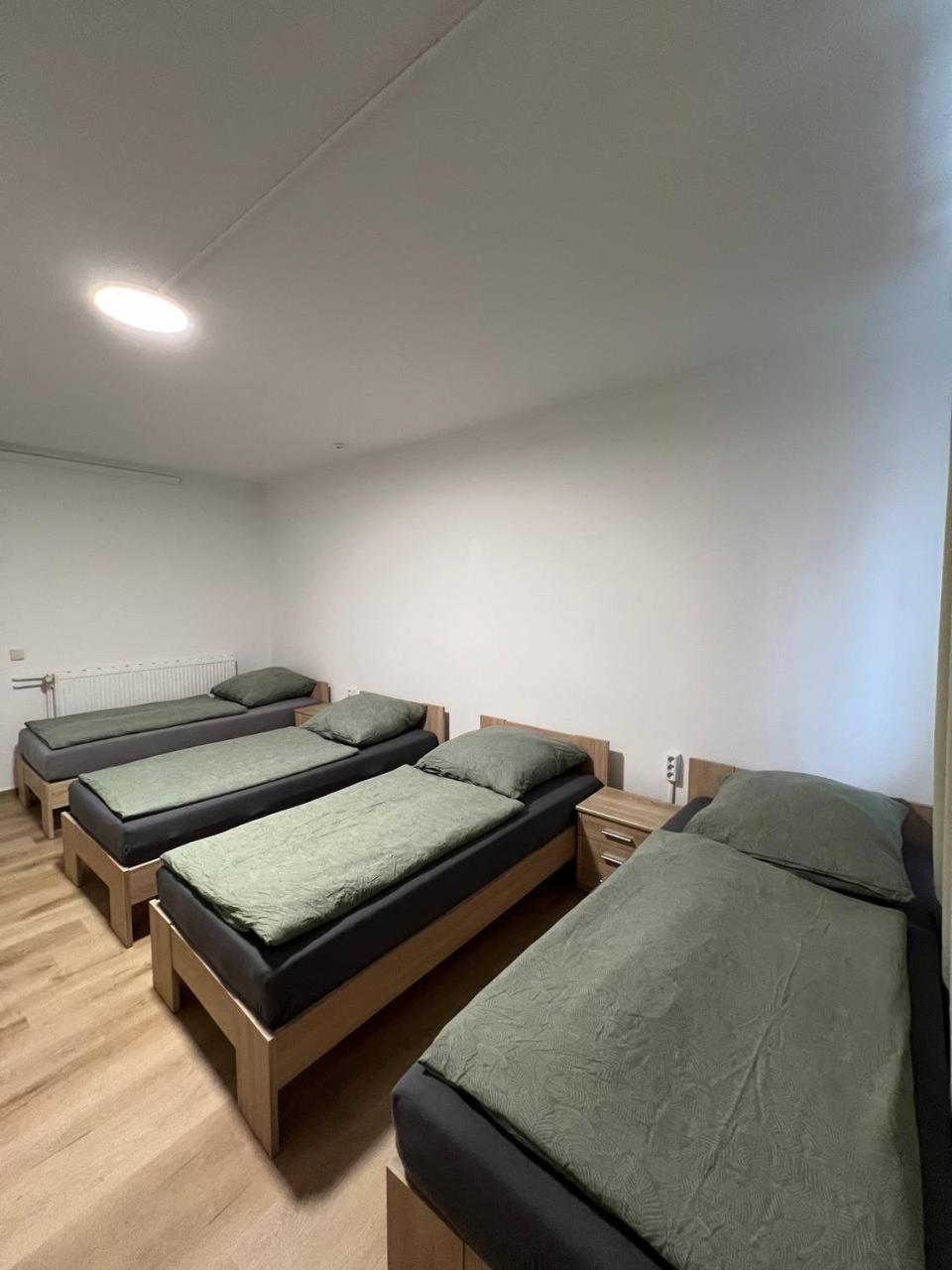 Messe Und Monteurzimmer Sehnde Exteriör bild