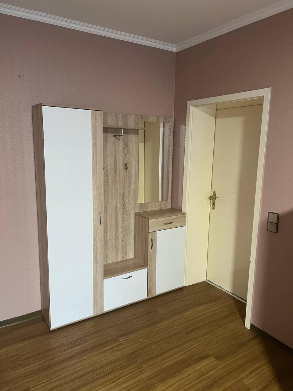 Messe Und Monteurzimmer Sehnde Exteriör bild