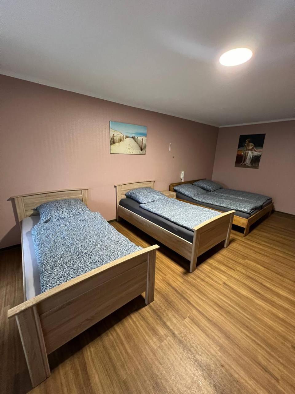 Messe Und Monteurzimmer Sehnde Exteriör bild